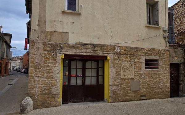 Immeuble à vendre    5 pièces •  Nîmes