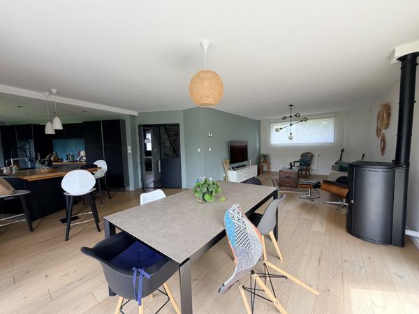 Maison
         5 pièces
        - 147 m² 595 000 € *