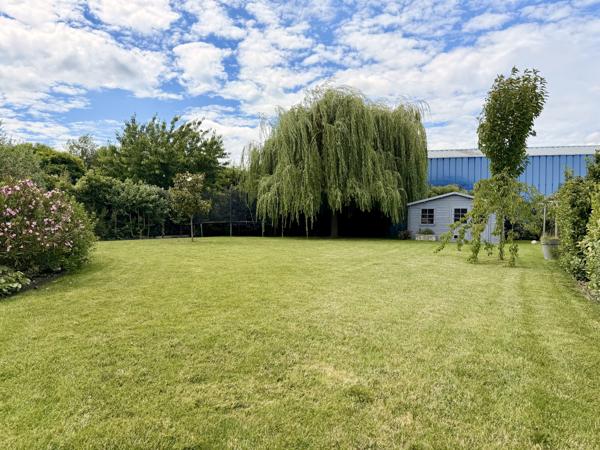 Maison
         5 pièces
        - 147 m² 595 000 € *