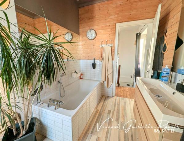 Maison 5P-3chambres-bureau-garage- Terrain 217m²