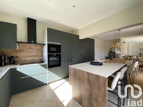 Maison à vendre 6 pièces 158 m² Eyguières