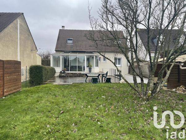 Maison 7 pièces de 172 m² à Villecresnes (94440)