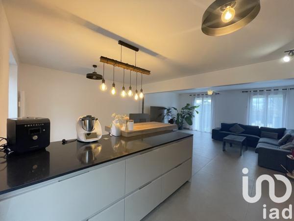 Maison 7 pièces de 172 m² à Villecresnes (94440)