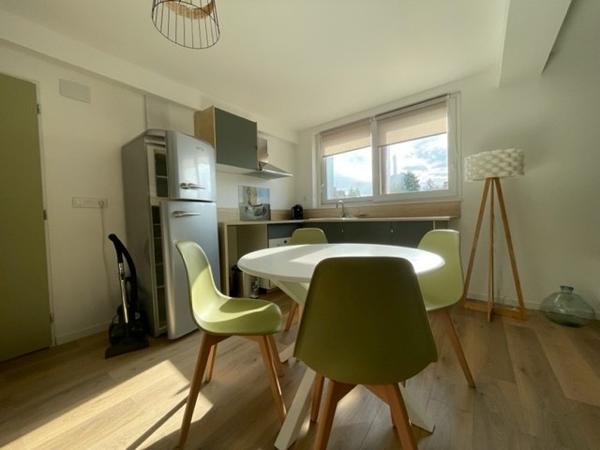 Beau studio meublé