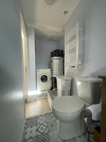 Beau studio meublé