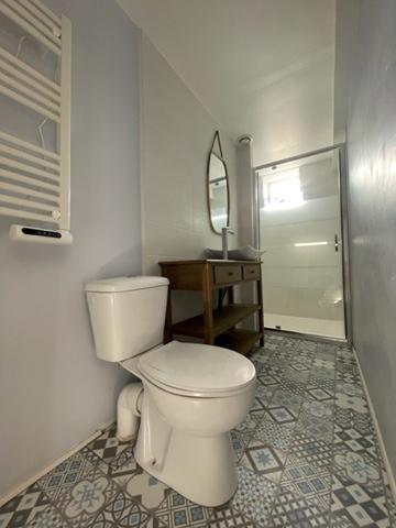 Beau studio meublé