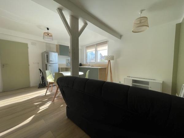 Beau studio meublé