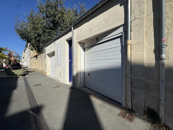 Exclusivité dans l'Hyper centre Rochefort : Maison de caractère 170m²  Jardin, Garage et dépendance aménagée