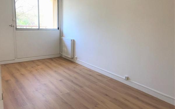 Appartement à louer    2 pièces •  Massy