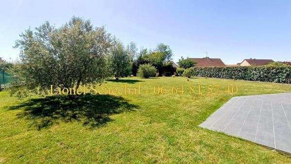 Maison entièrement de plain - pied 9 pièces de 140 m2 à Beaumont sur Sarthe