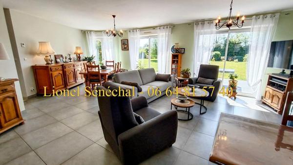 Maison entièrement de plain - pied 9 pièces de 140 m2 à Beaumont sur Sarthe