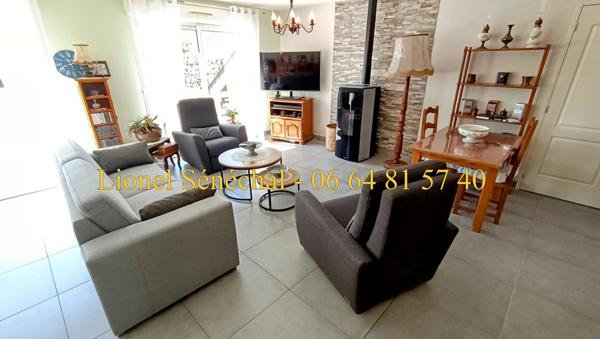 Maison entièrement de plain - pied 9 pièces de 140 m2 à Beaumont sur Sarthe