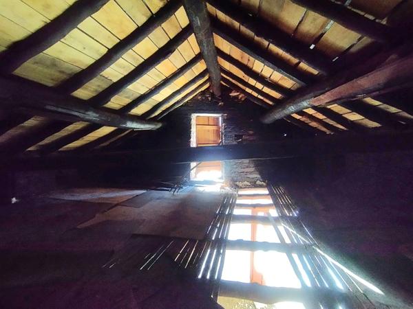 Maison en pierre 7 pièces, 120 m2 + caves, à rénover entièrement à PIE D'OREZZA, Campodonico (HAUTE CORSE)