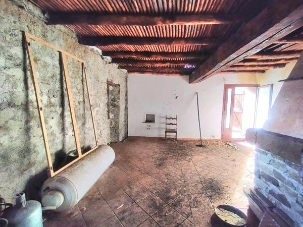 Maison en pierre 7 pièces, 120 m2 + caves, à rénover entièrement à PIE D'OREZZA, Campodonico (HAUTE CORSE)