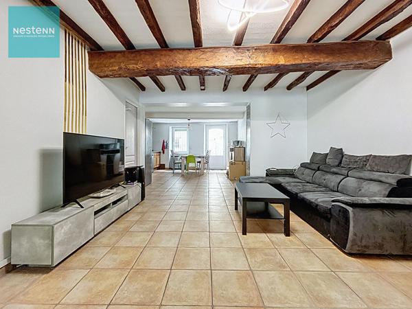 A vendre maison de village de 93m² habitables , trois chambres, terrasse sur la commune de Labastide d'Anjou