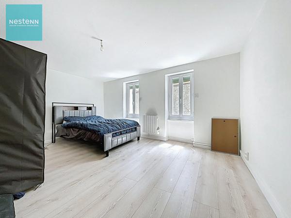 A vendre maison de village de 93m² habitables , trois chambres, terrasse sur la commune de Labastide d'Anjou