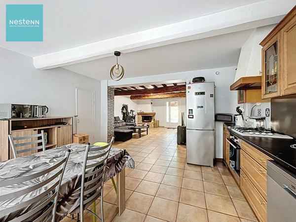 A vendre maison de village de 93m² habitables , trois chambres, terrasse sur la commune de Labastide d'Anjou