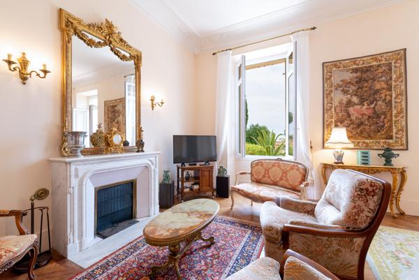 Cannes Montrose, Villa Belle époque de plus de 450 M2 sur 2240 M2 de terrain