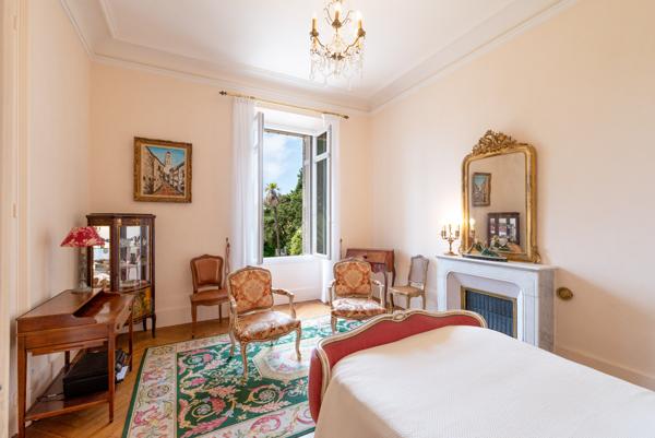 Cannes Montrose, Villa Belle époque de plus de 450 M2 sur 2240 M2 de terrain