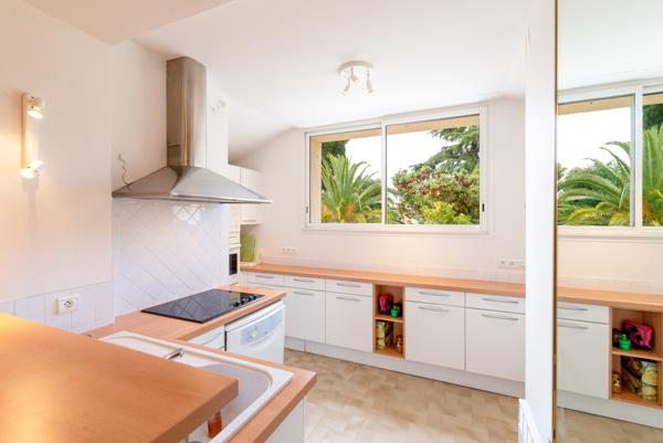 Cannes Montrose, Villa Belle époque de plus de 450 M2 sur 2240 M2 de terrain