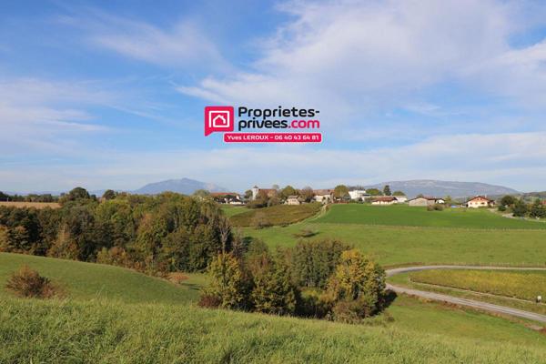 Grand terrain plat libre constructeur au calme à Corbonod