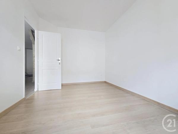 Appartement F4 à vendre  4 pièces - 123 m 2   CHALONS EN CHAMPAGNE  - 51
