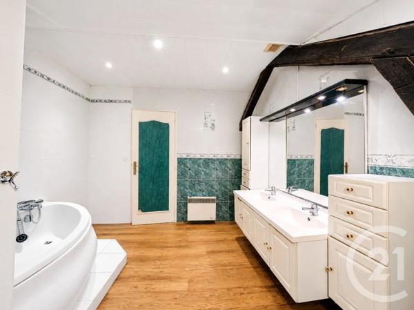 Appartement F4 à vendre  4 pièces - 123 m 2   CHALONS EN CHAMPAGNE  - 51