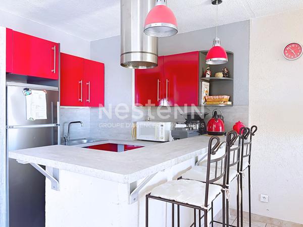 Grand appartement en duplex 5 pièces de 82 m2 avec vue port & mer dans résidence sécurisée avec gardien à l'année, ascenseur, place de parking & local à vélos,Gruissan 11430