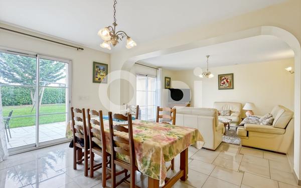 Maison à vendre    7 pièces •  Sainte-Gemme-Moronval