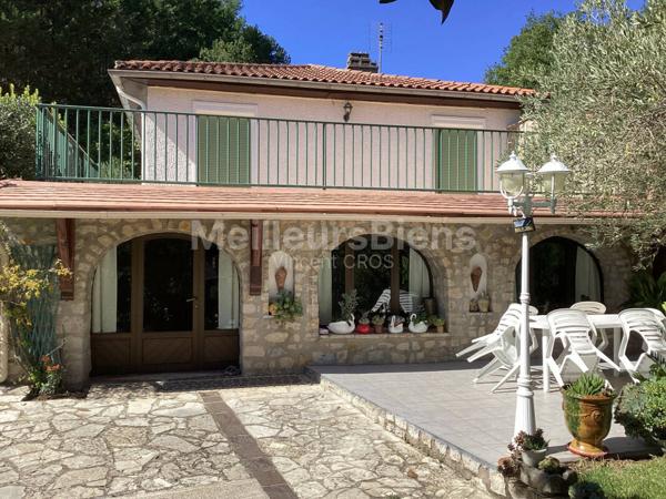 Maison T5 de 183m² avec beau terrain