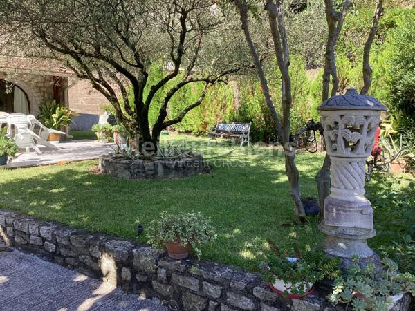 Maison T5 de 183m² avec beau terrain