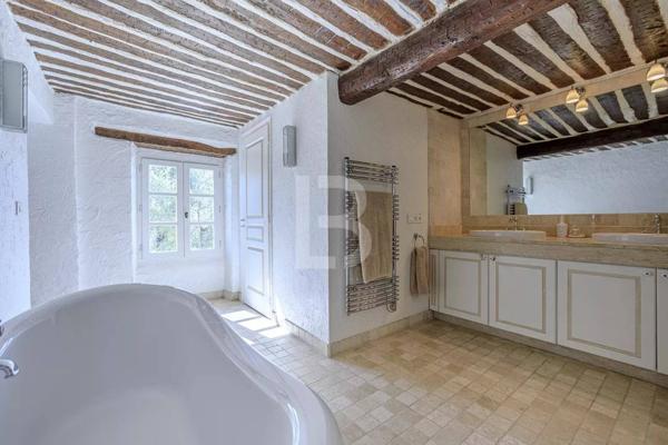 Co- exclusivité - Magnifique Bastide avec piscine à vendre à Mouans Sartoux