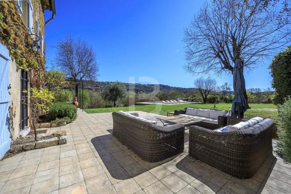 Co- exclusivité - Magnifique Bastide avec piscine à vendre à Mouans Sartoux