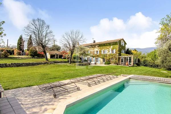 Co- exclusivité - Magnifique Bastide avec piscine à vendre à Mouans Sartoux