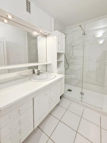APPARTEMENT 3 PIECES  226 000 EUROS