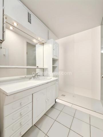 APPARTEMENT 3 PIECES  226 000 EUROS