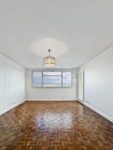 APPARTEMENT 3 PIECES  226 000 EUROS