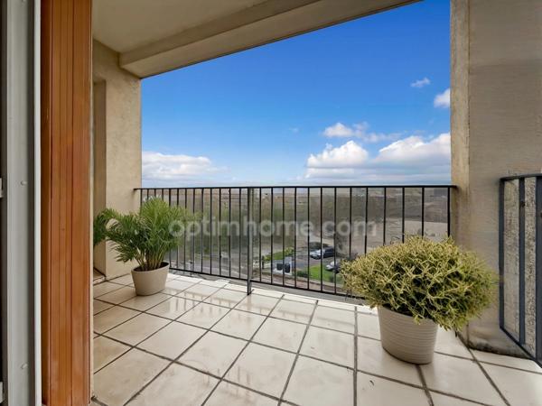 APPARTEMENT 3 PIECES  226 000 EUROS