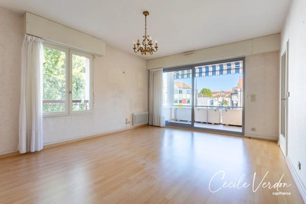 Appartement à vendre 3 pièces 80 m2 balcon et garage dans une résidence sécurisée Cyrano à BERGERAC (24)