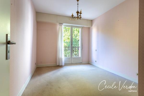 Appartement à vendre 3 pièces 80 m2 balcon et garage dans une résidence sécurisée Cyrano à BERGERAC (24)