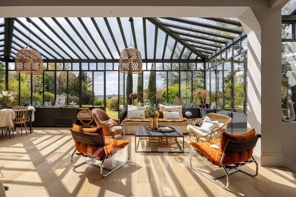 Une propriété confidentielle, élégante, familiale et intemporelle.