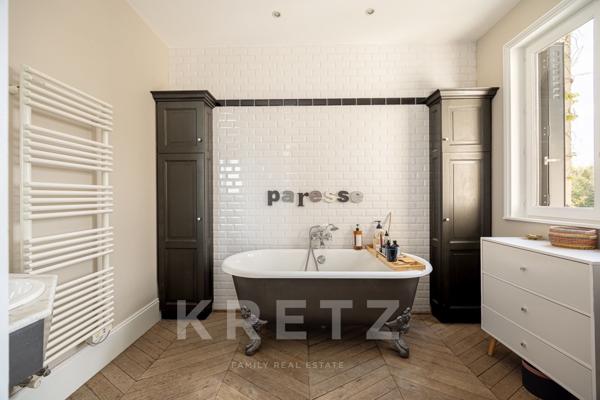 Une propriété confidentielle, élégante, familiale et intemporelle.