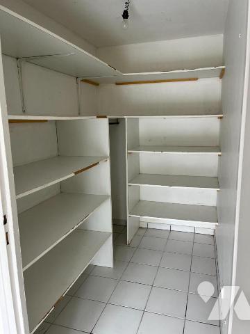 PLOUGUENAST - Longère en pierres