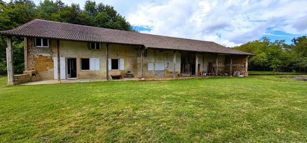 Maison dans VERSCOURS