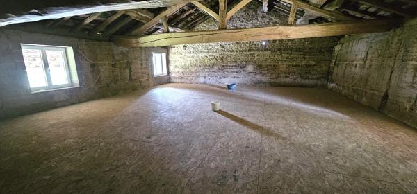 Maison dans VERSCOURS