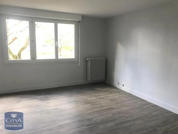 Appartement à louer 4 pièces 65.58m² Niort (79000)