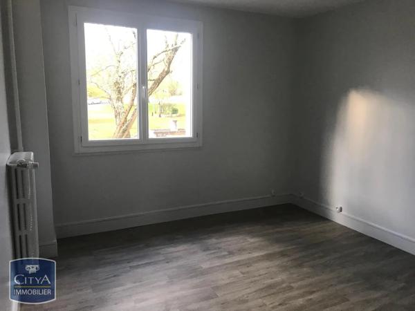 Appartement à louer 4 pièces 65.58m² Niort (79000)
