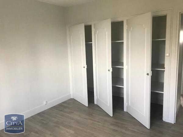 Appartement à louer 4 pièces 65.58m² Niort (79000)