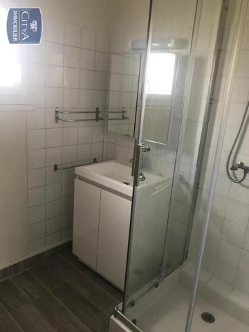 Appartement à louer 4 pièces 65.58m² Niort (79000)