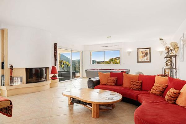 Maison de 7 pièces (210 m²) à vendre aux ADRETS DE L ESTEREL